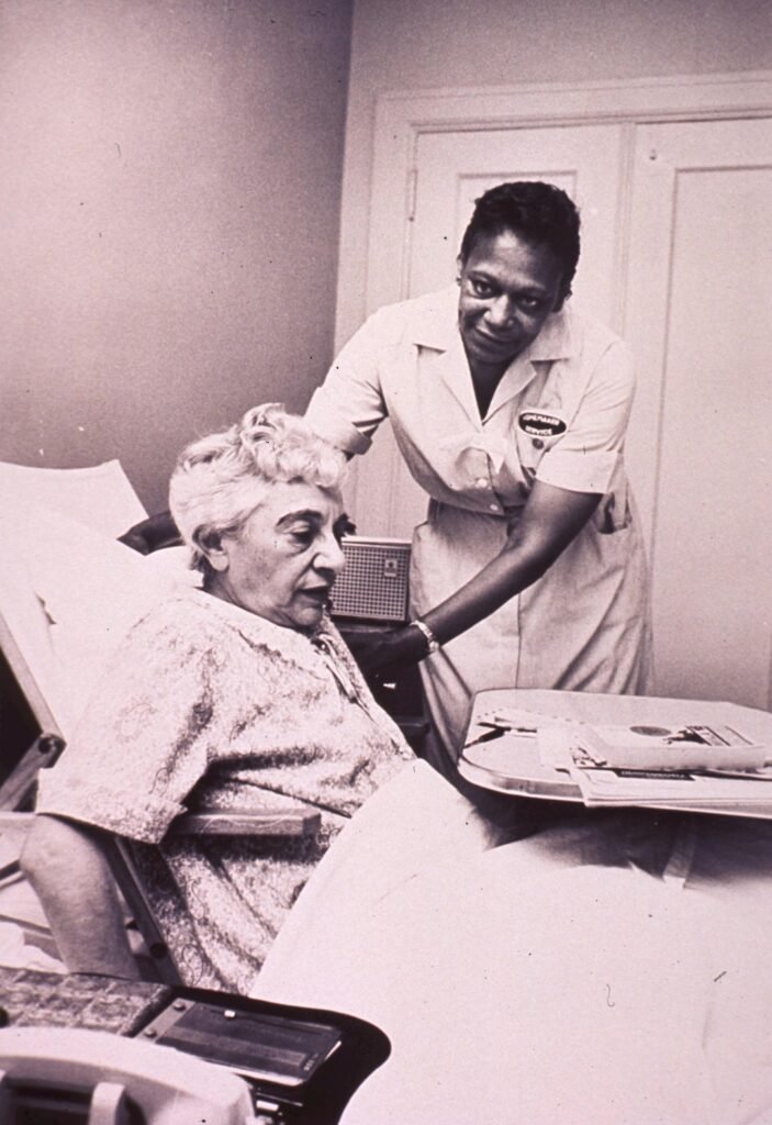 How to Choose the Right Home Nurse for Post-Surgery Recovery